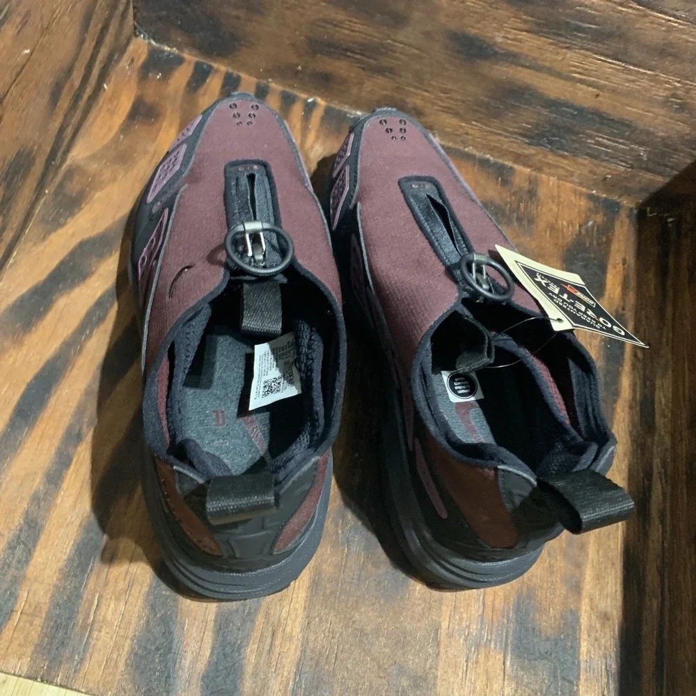 Nike Air Max Sunder GORE-TEX Burgundy Crush FZ4238-600 Women 6.5 / Men 5 New